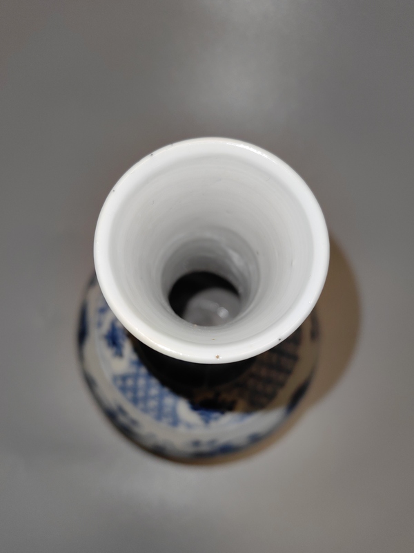 古玩陶瓷清晚期-青花趕珠龍紋賞瓶拍賣,當前價格16700元