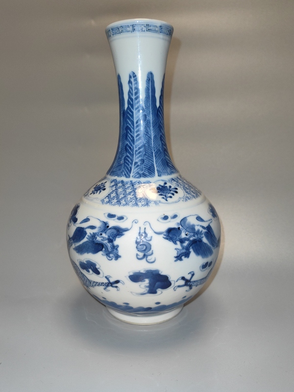 古玩陶瓷清晚期-青花趕珠龍紋賞瓶拍賣,當前價格16700元