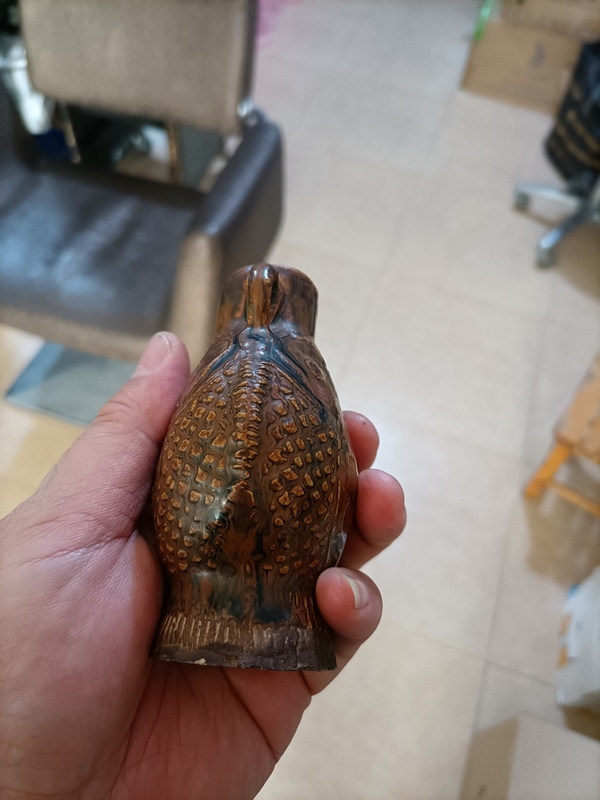古玩陶瓷清晚期醬釉模印鯉魚抱瓶紋雙系扁壺拍賣,當前價格580元