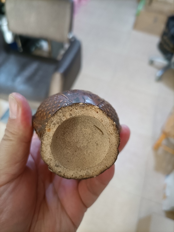 古玩陶瓷清晚期醬釉模印鯉魚抱瓶紋雙系扁壺拍賣,當前價格580元