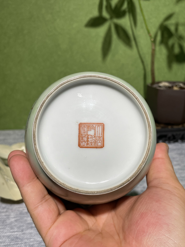古玩陶瓷民國細路粉彩人物故事紋瓶拍賣,當前價格55000元