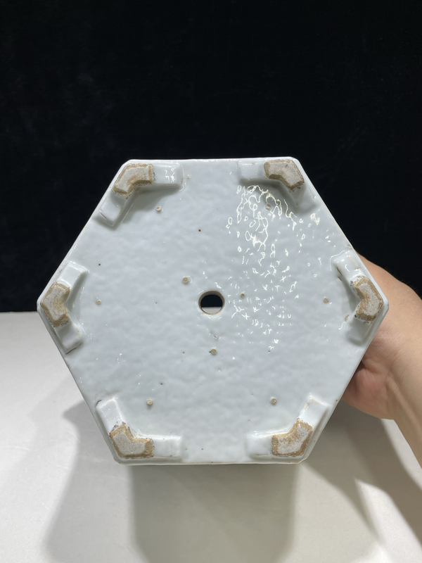 古玩陶瓷清代同治粉彩花卉紋六方花盆拍賣,當前價格22800元