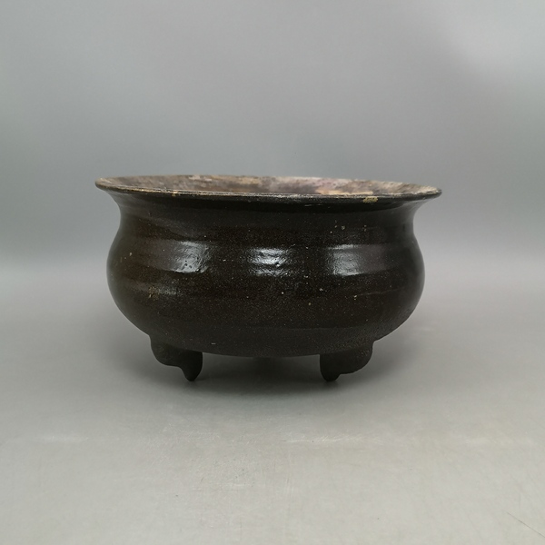 古玩陶瓷元末明初褐釉三足香爐拍賣,當前價格1600元