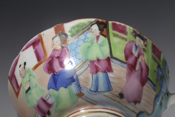 古玩陶瓷民國(guó)·廣彩花鳥(niǎo)人物紋花口執(zhí)杯拍賣(mài)，當(dāng)前價(jià)格100元