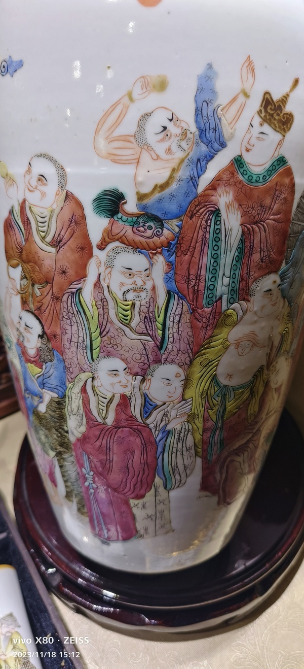 古玩陶瓷粉彩十八羅漢圖紋賞瓶拍賣,當前價格66666元