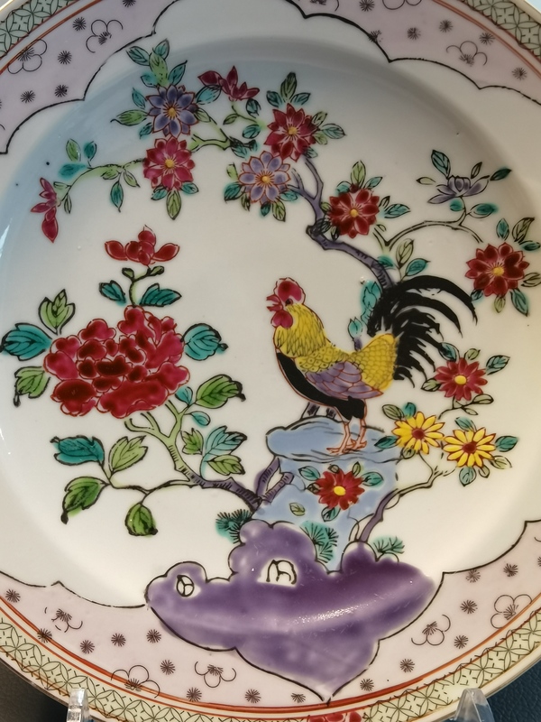 古玩陶瓷粉彩洞石花卉公雞盤拍賣，當(dāng)前價(jià)格2680元