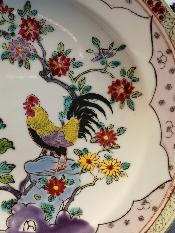 古玩陶瓷粉彩洞石花卉公雞盤拍賣，當(dāng)前價(jià)格2680元