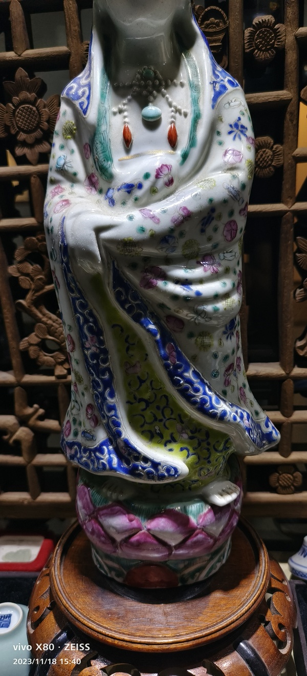 古玩陶瓷粉彩觀音塑像拍賣,當(dāng)前價格15000元
