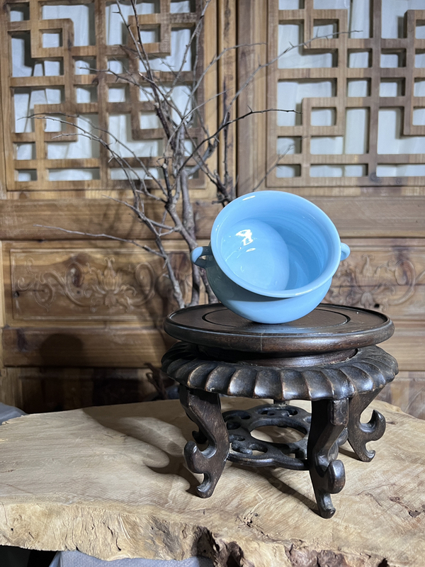 古玩陶瓷【精品民國】天藍釉雙耳琴爐拍賣,當前價格4200元