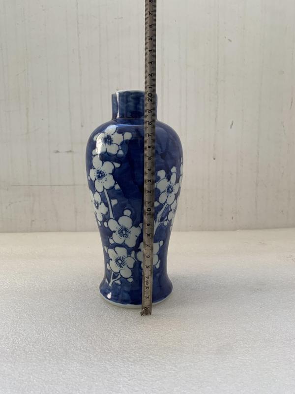 古玩陶瓷青花留白冰梅紋雞腿蓋瓶拍賣,當前價格567元