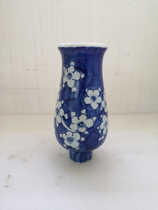 古玩陶瓷青花留白冰梅紋雞腿蓋瓶拍賣,當前價格567元