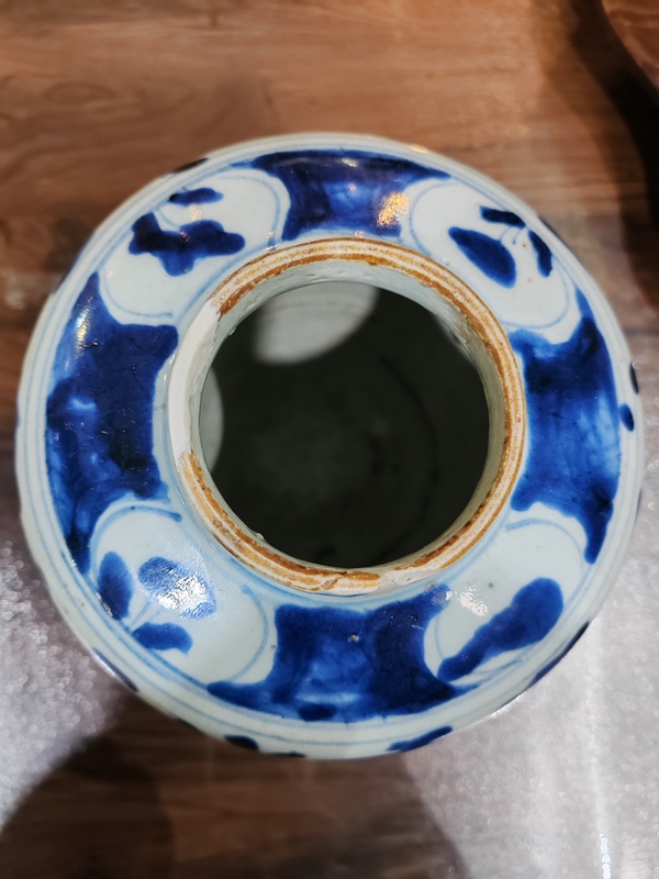 古玩陶瓷明未清初青花纏枝花紋罐拍賣,當(dāng)前價(jià)格1800元