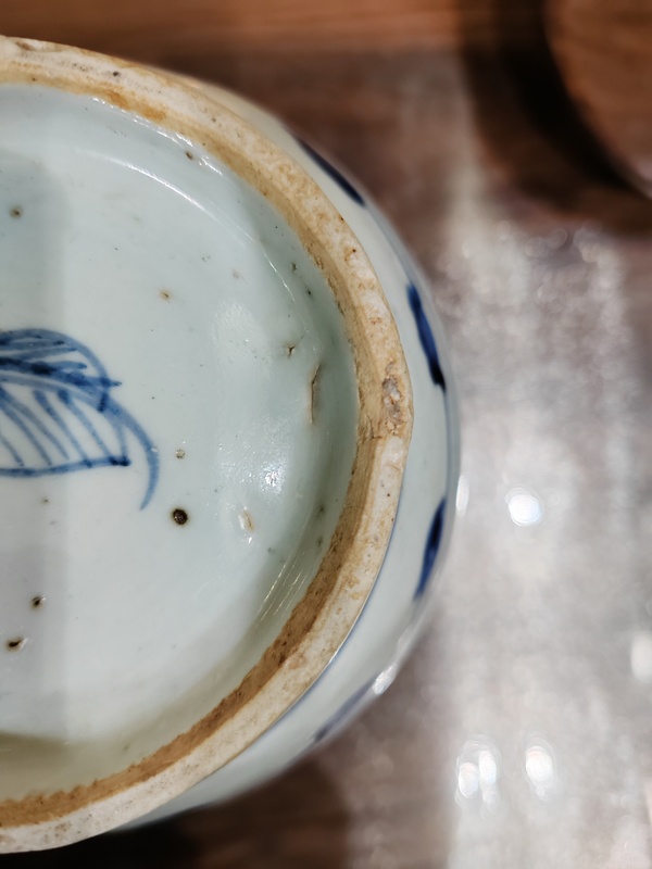 古玩陶瓷明未清初青花纏枝花紋罐拍賣,當(dāng)前價(jià)格1800元
