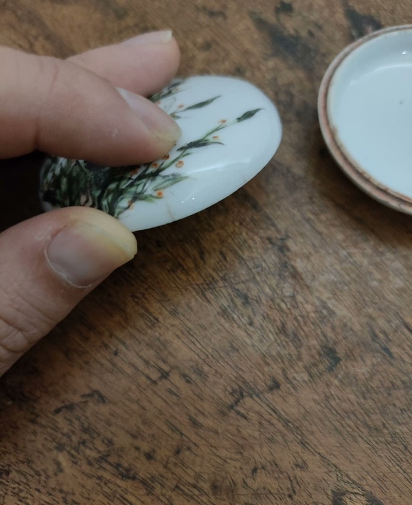 古玩陶瓷民國時期粉彩一鳴驚人圖印盒拍賣,當前價格950元