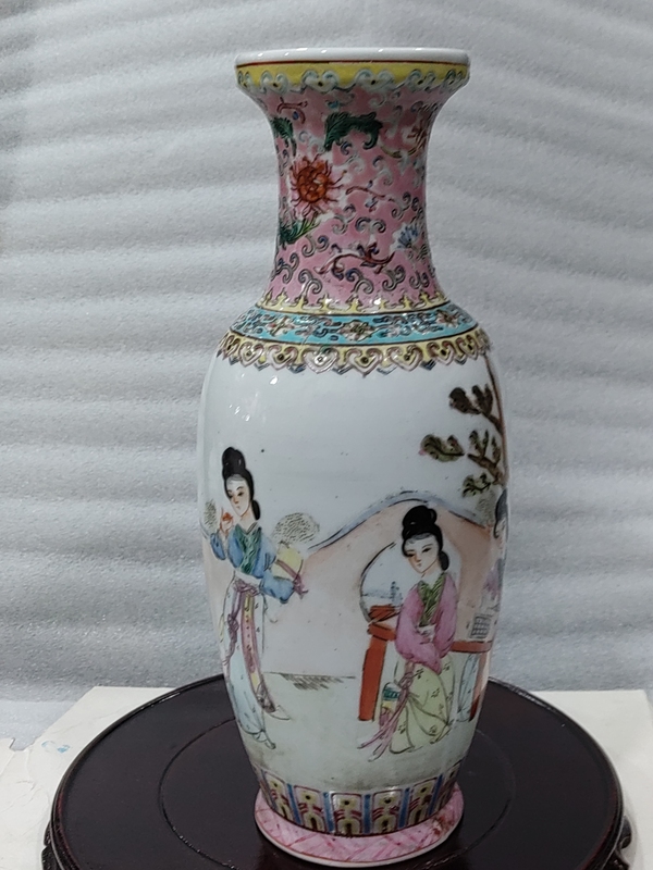 古玩陶瓷粉彩仕女人物紋瓶拍賣(mài),當(dāng)前價(jià)格1680元