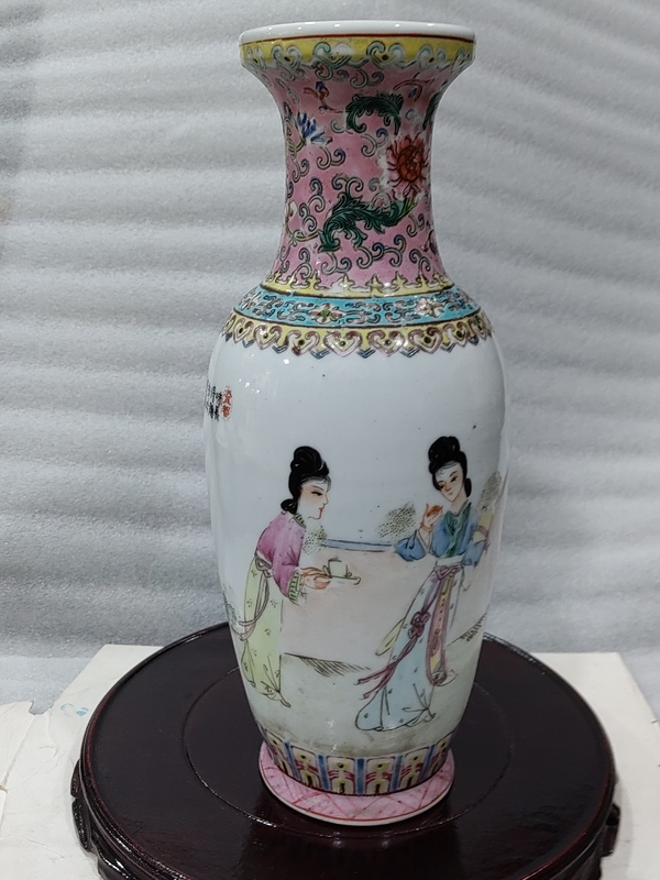 古玩陶瓷粉彩仕女人物紋瓶拍賣(mài),當(dāng)前價(jià)格1680元