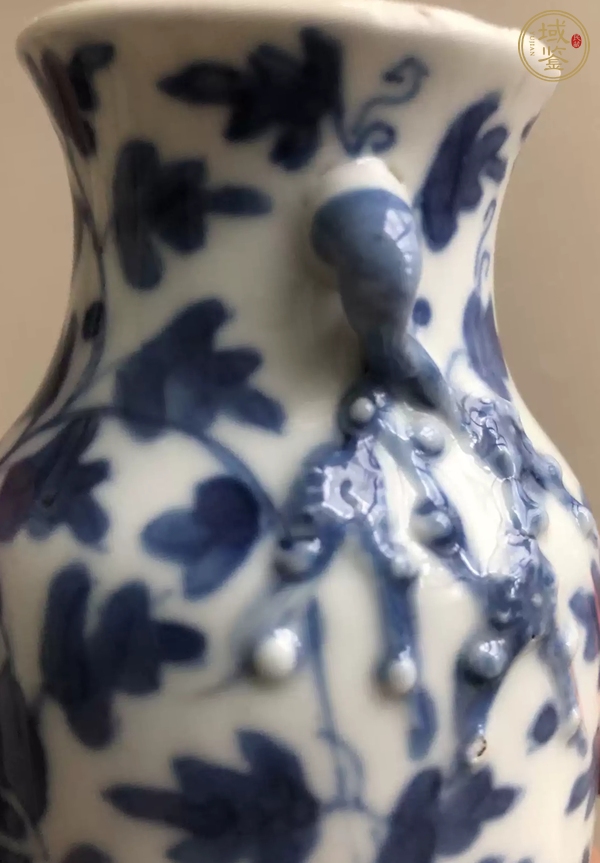 古玩陶瓷晚清·青花纏枝花卉紋雙耳瓶真品鑒賞圖