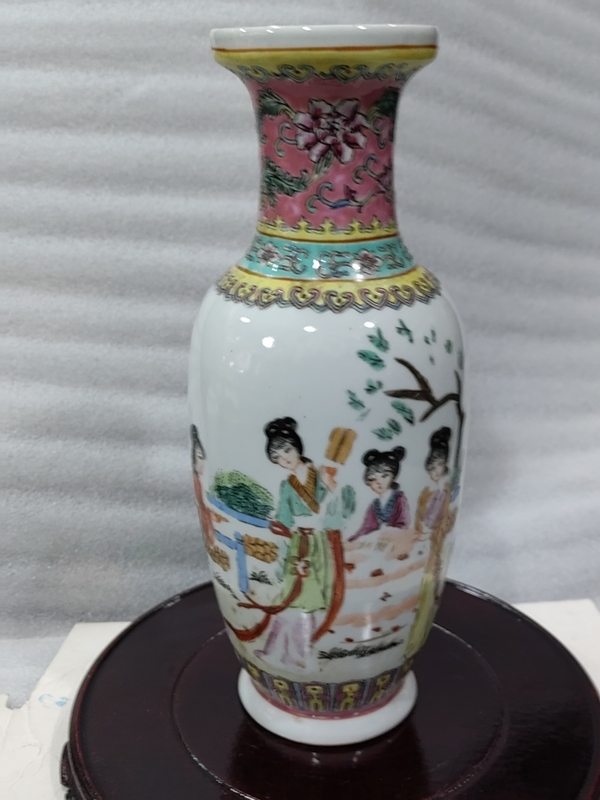 古玩陶瓷人物紋彩繪瓶拍賣,當前價格1288元