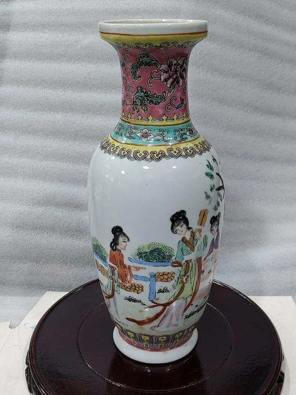 古玩陶瓷人物紋彩繪瓶拍賣,當前價格1288元