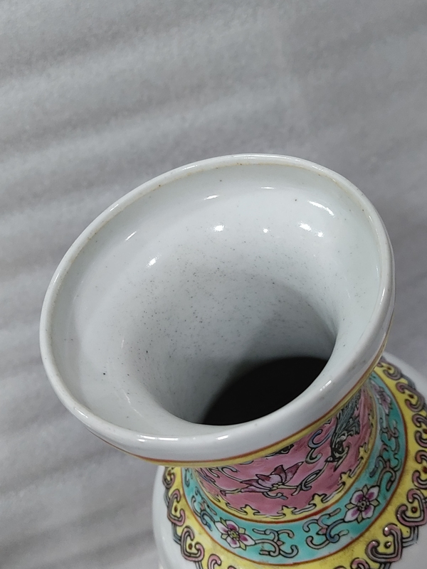 古玩陶瓷人物紋彩繪瓶拍賣,當前價格1288元