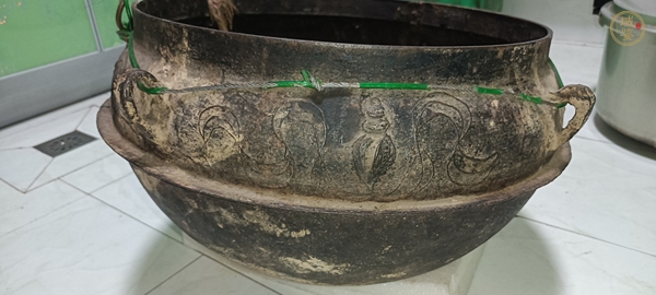 古玩銅器鐵缶真品鑒賞圖