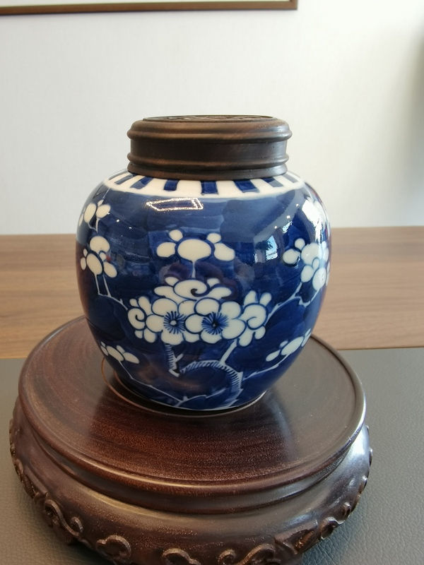 古玩陶瓷一把抓青花冰梅圖蓋罐拍賣,當(dāng)前價(jià)格800元