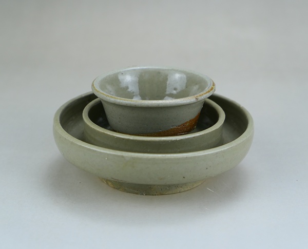 古玩轉賣明代龍泉窯青瓷杯和托拍賣,當前價格198元