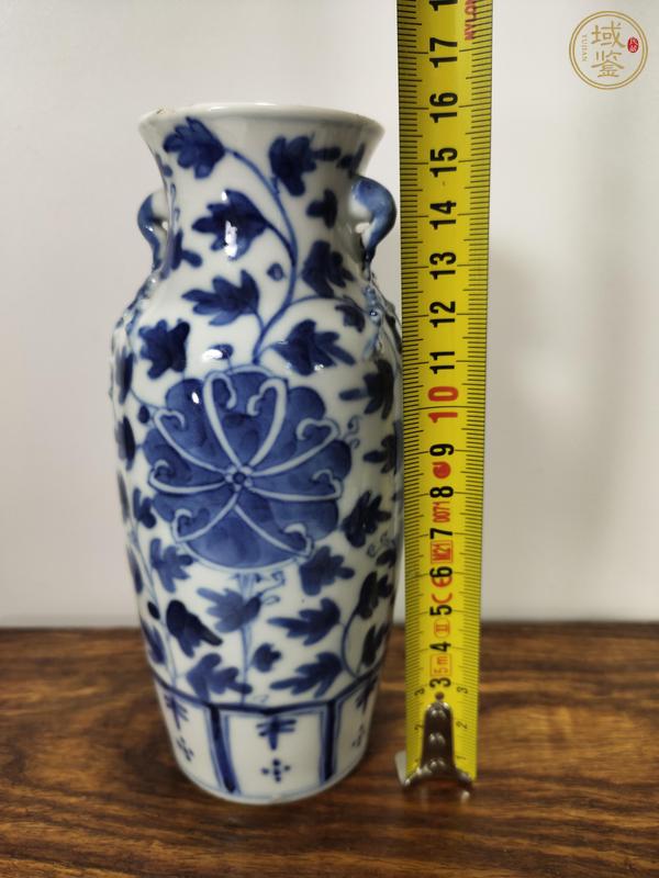古玩陶瓷晚清·青花纏枝花卉紋雙耳瓶真品鑒賞圖