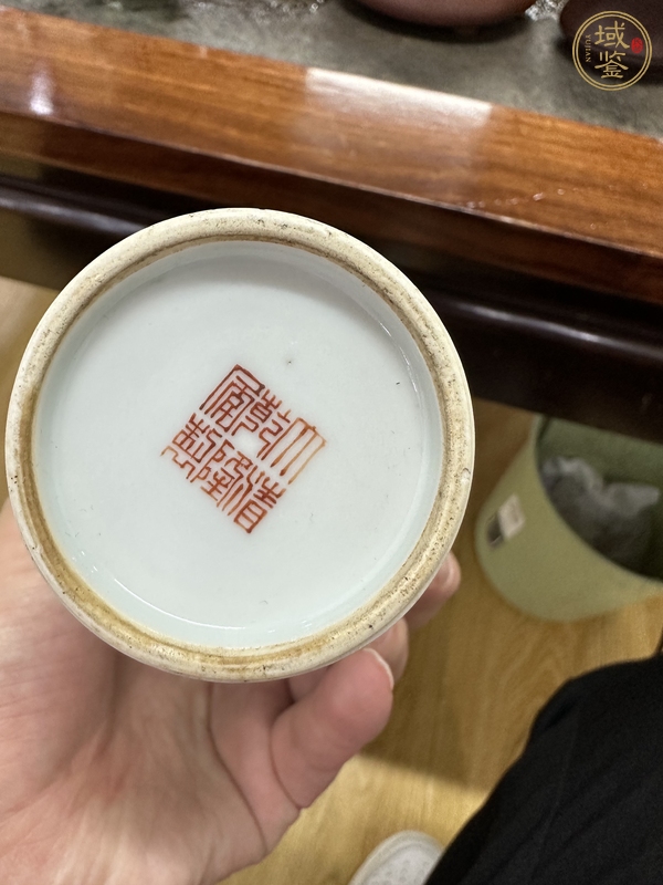 古玩陶瓷粉彩人物梅瓶真品鑒賞圖