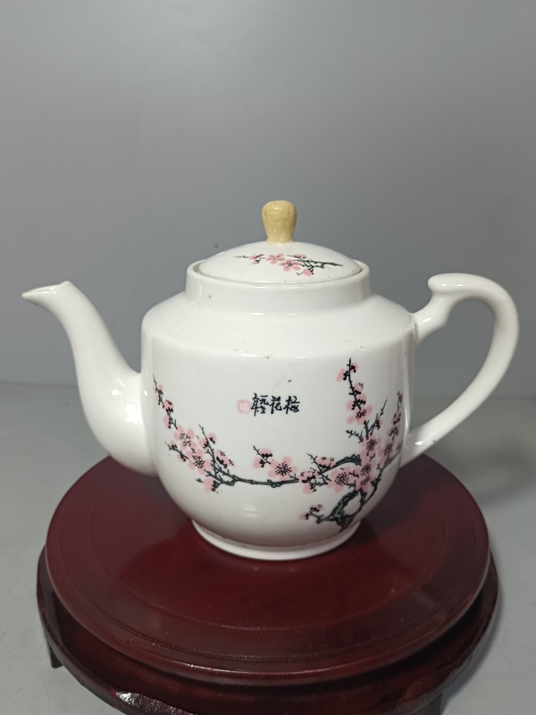 古玩陶瓷梅花紋1973年大茶壺拍賣，當前價格188元