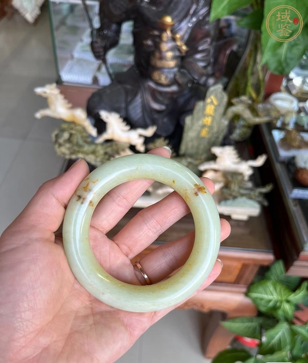 古玩玉器俄料素紋玉鐲真品鑒賞圖