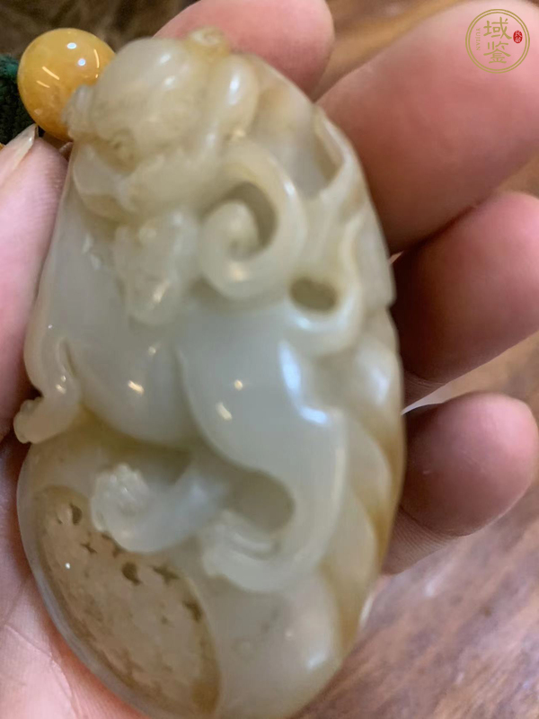 古玩玉器獅子舞球真品鑒賞圖