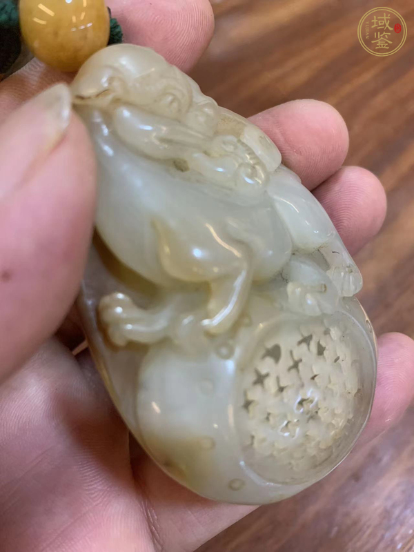 古玩玉器獅子舞球真品鑒賞圖