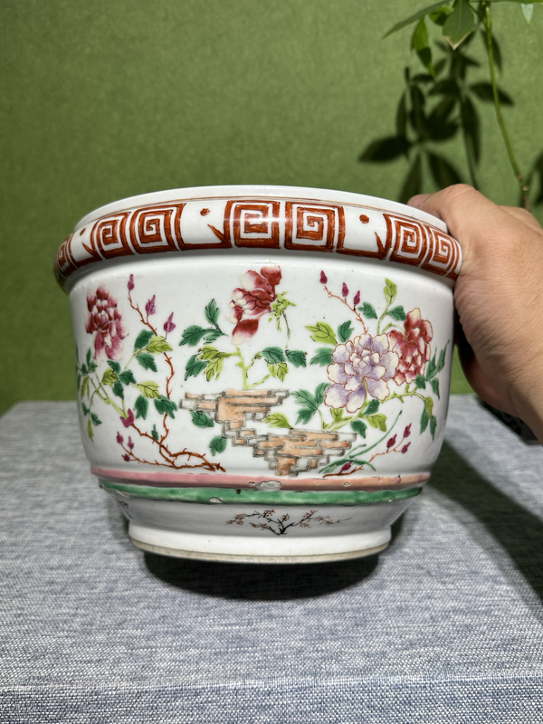 古玩陶瓷清代同治粉彩花卉紋花盆拍賣,當前價格9800元