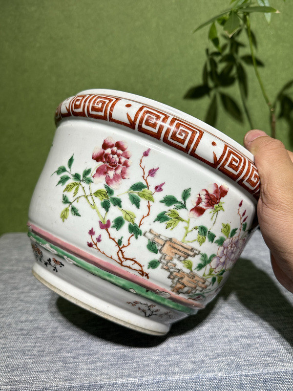 古玩陶瓷清代同治粉彩花卉紋花盆拍賣,當前價格9800元