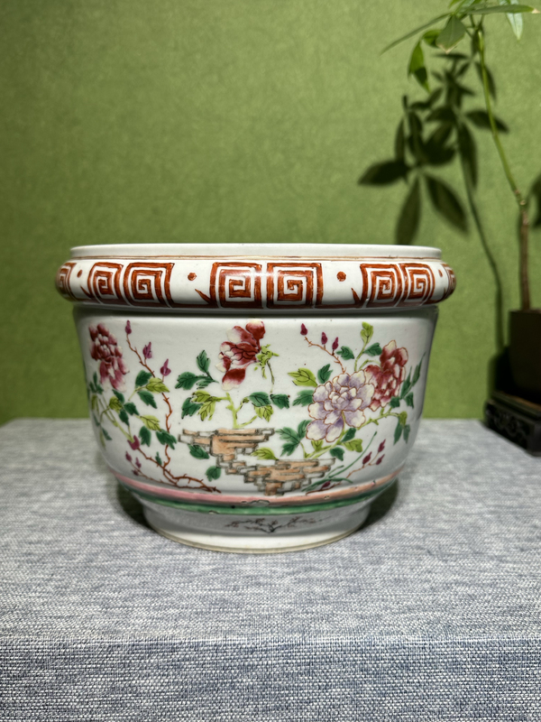 古玩陶瓷清代同治粉彩花卉紋花盆拍賣,當前價格9800元