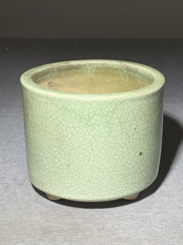 古玩陶瓷(收藏級(jí))綠哥釉三足筒式大香爐拍賣(mài),當(dāng)前價(jià)格6888元