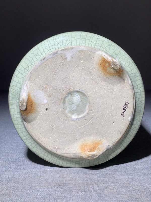 古玩陶瓷(收藏級(jí))綠哥釉三足筒式大香爐拍賣(mài),當(dāng)前價(jià)格6888元