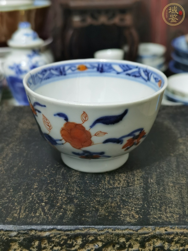 古玩陶瓷青花礬紅花卉紋茶圓真品鑒賞圖