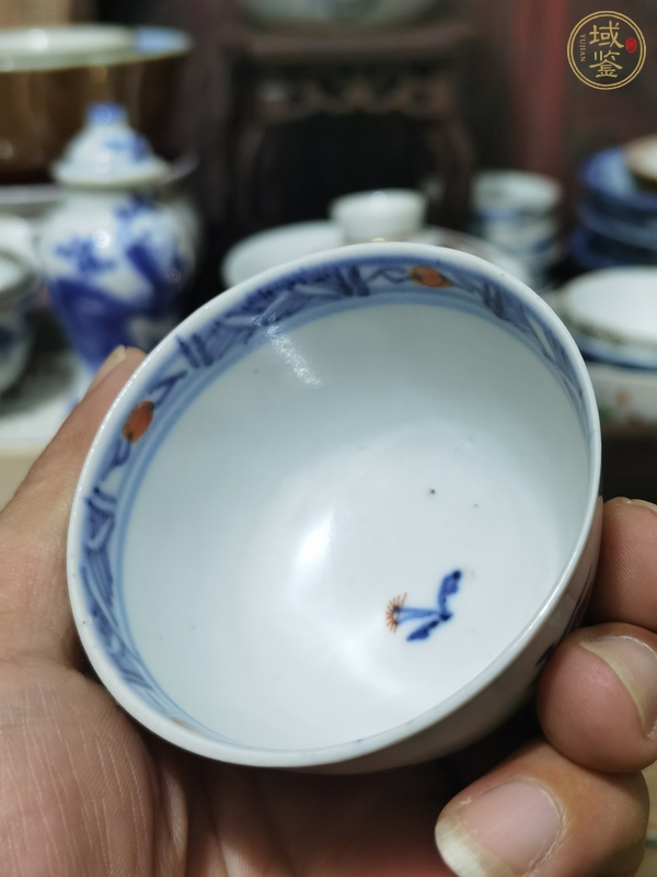 古玩陶瓷青花礬紅花卉紋茶圓真品鑒賞圖