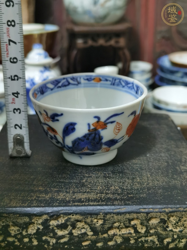 古玩陶瓷青花礬紅花卉紋茶圓真品鑒賞圖