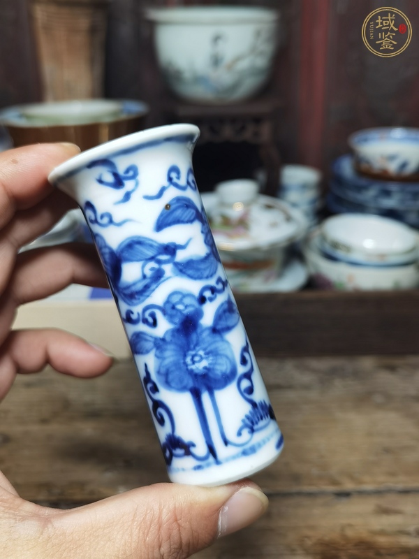 古玩陶瓷青花花卉紋箭筒真品鑒賞圖