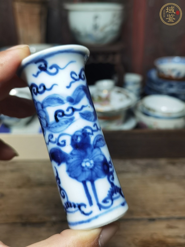 古玩陶瓷青花花卉紋箭筒真品鑒賞圖