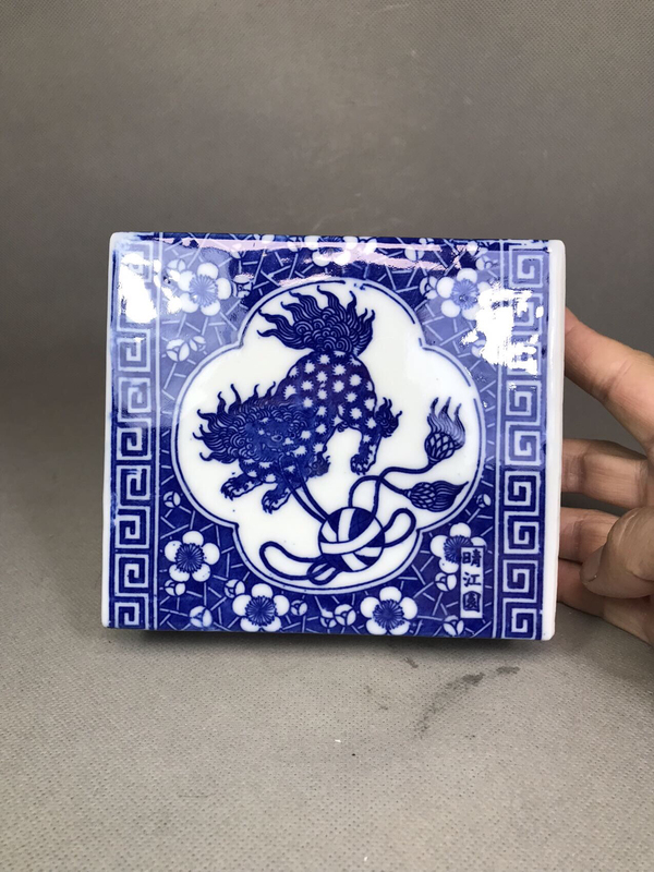 古玩陶瓷青花獅子滾繡球紋手枕拍賣,當前價格399元