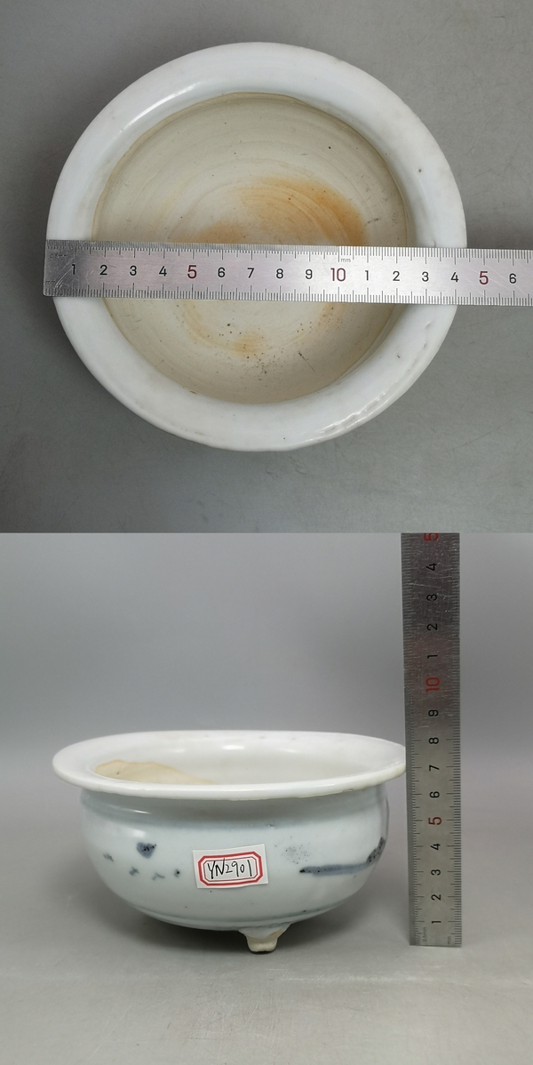 古玩陶瓷清中期青花山水紋三足香爐拍賣,當(dāng)前價(jià)格1300元