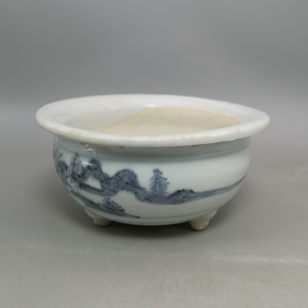 古玩陶瓷清中期青花山水紋三足香爐拍賣,當(dāng)前價(jià)格1300元