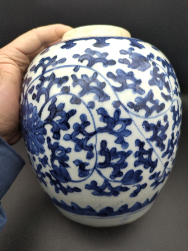 古玩陶瓷青花纏枝花卉紋蓋罐拍賣(mài),當(dāng)前價(jià)格2800元