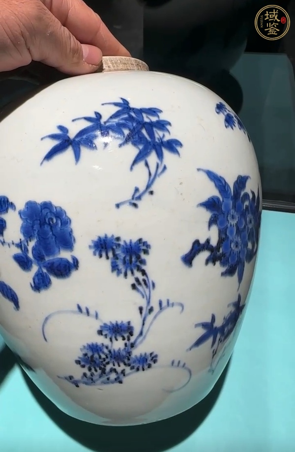 古玩陶瓷明崇禎青花花卉紋罐真品鑒賞圖