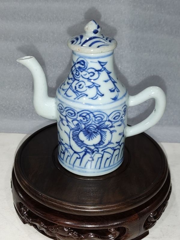 古玩陶瓷青花纏枝花紋壺拍賣,當(dāng)前價格800元