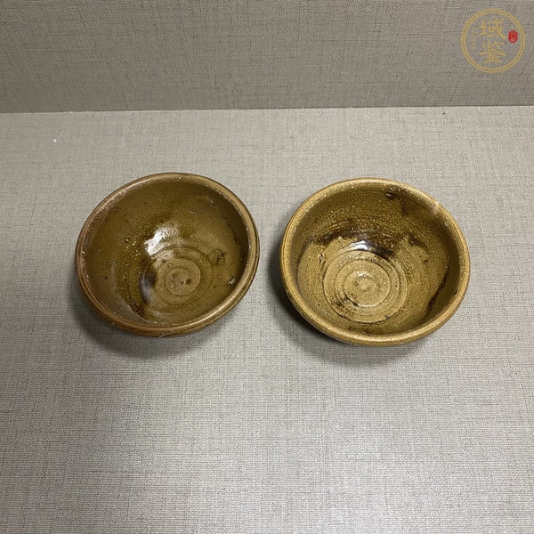 古玩陶瓷紫金釉茶杯真品鑒賞圖